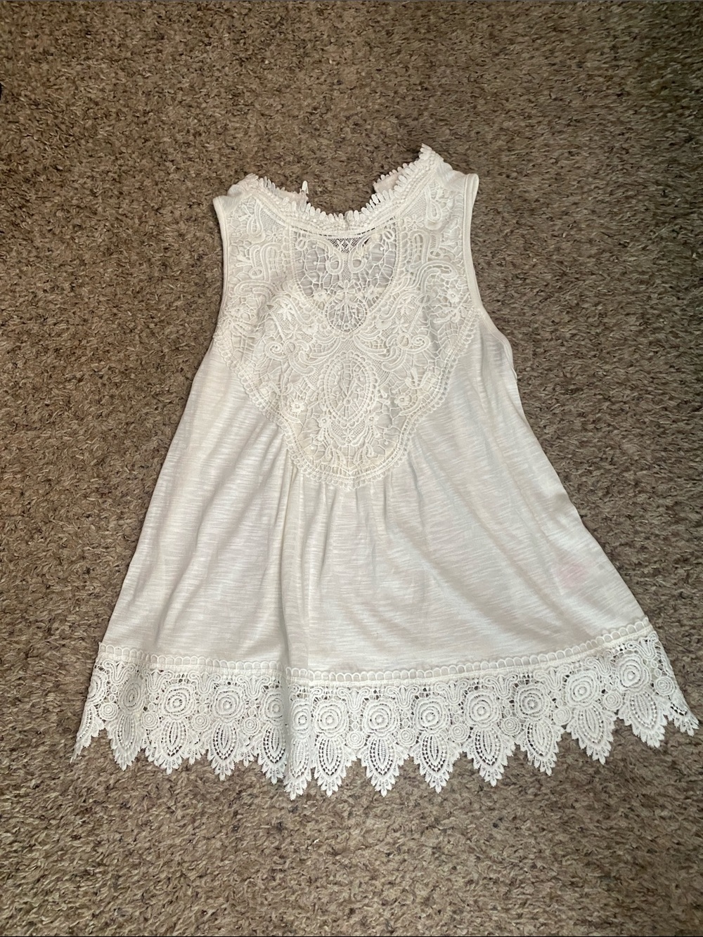 No Boundaries White Lace Yoke Sleeveless Tank NWOT